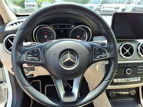 Used 2018 Mercedes-Benz GLA 250 image 15