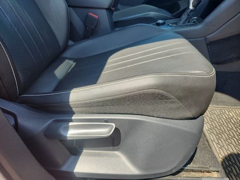 Used 2022 Volkswagen Tiguan SE AWD/4WD image 33