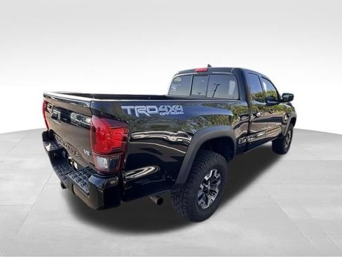 Used 2019 Toyota Tacoma TRD Off-Road w/ Technology Package AWD/4WD image 7