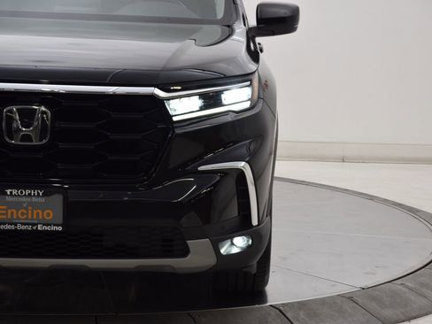 Used 2024 Honda Pilot Touring image 10