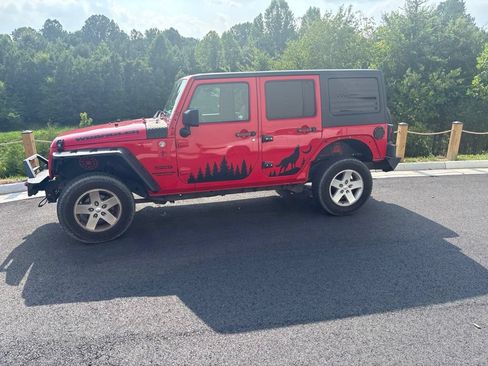 Used 2015 Jeep Wrangler Unlimited Sport w/ Quick Order Package 24S AWD/4WD image 1
