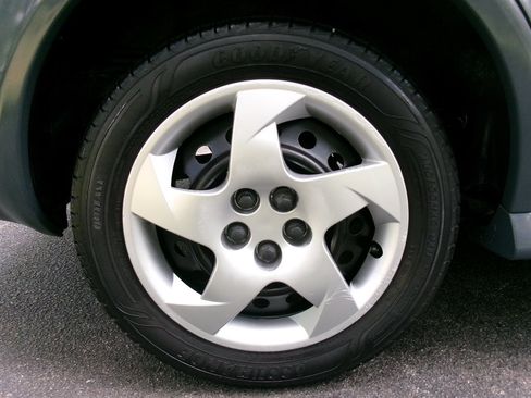Used 2005 Pontiac Vibe w/ Power Group Value Package FWD image 35