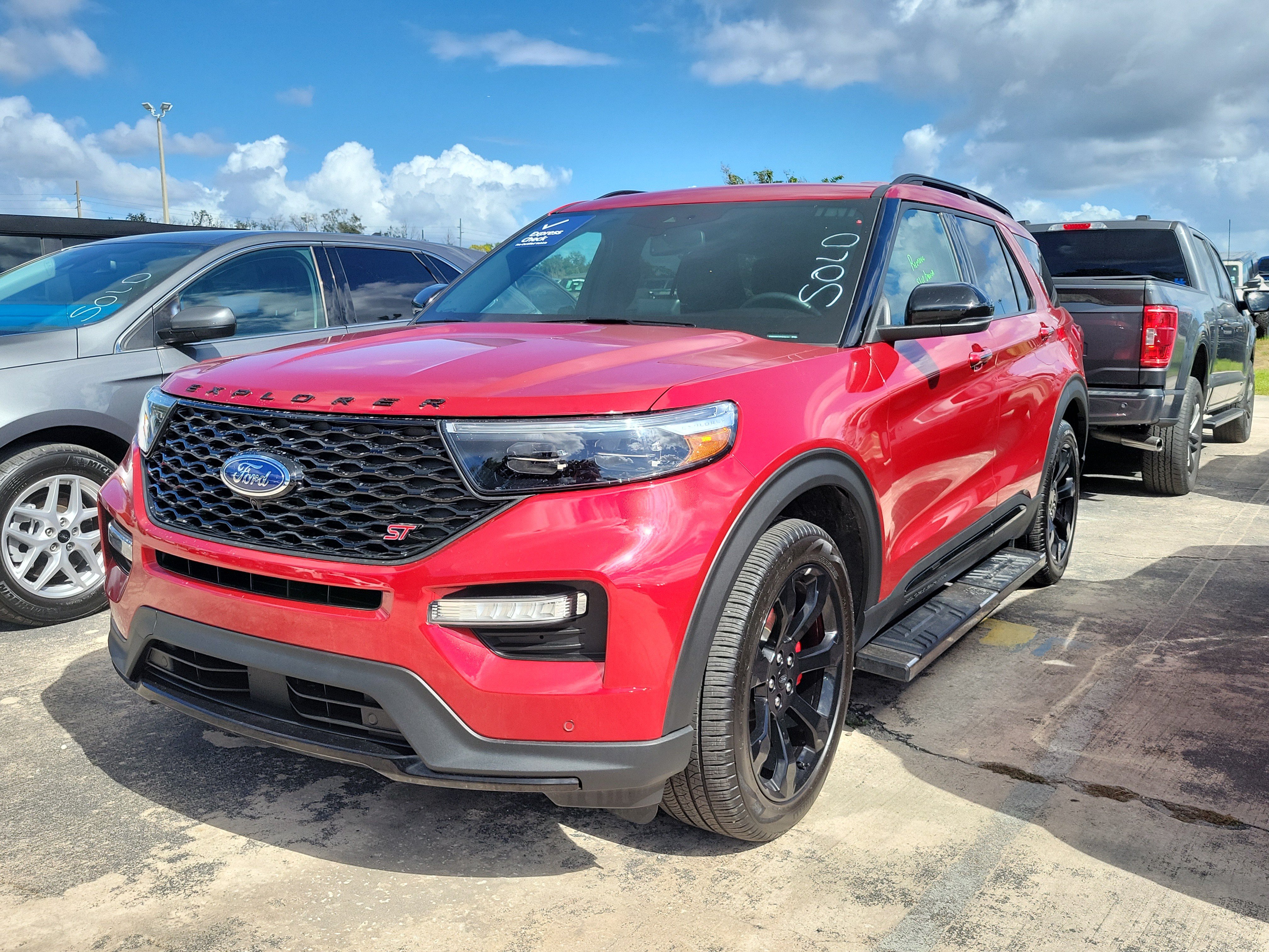 Used 2023 Ford Explorer ST w/ Equipment Group 401A AWD/4WD image 3