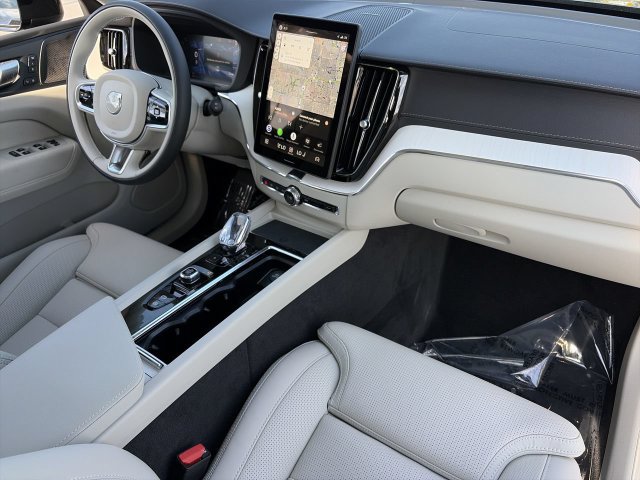 Used 2026 Volvo XC60 B5 Ultra AWD/4WD image 13