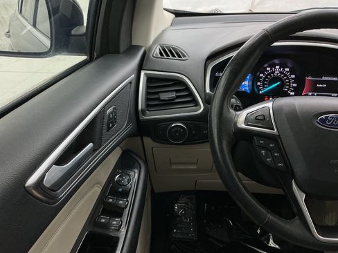 Used 2016 Ford Edge Titanium FWD image 35
