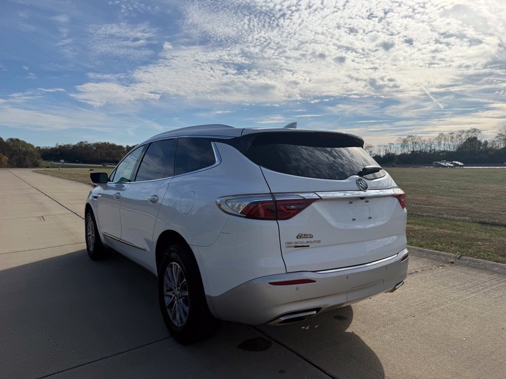 Used 2024 Buick Enclave Essence AWD/4WD image 8