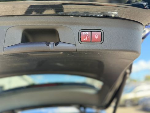 Used 2020 Mercedes-Benz GLE 350 4MATIC image 16