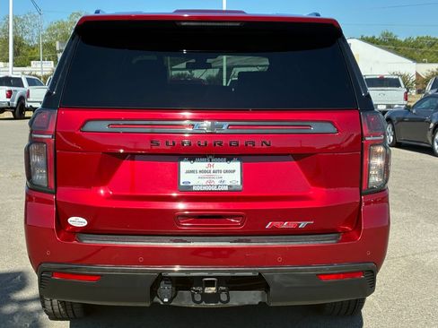 Used 2022 Chevrolet Suburban RST w/ Luxury Package AWD/4WD image 4