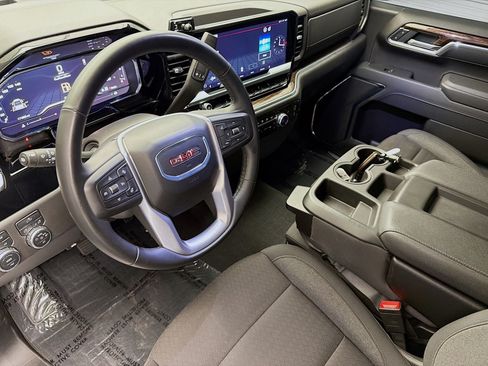 Used 2025 GMC Sierra 1500 Elevation w/ LPO, Elevation Black Package AWD/4WD image 7