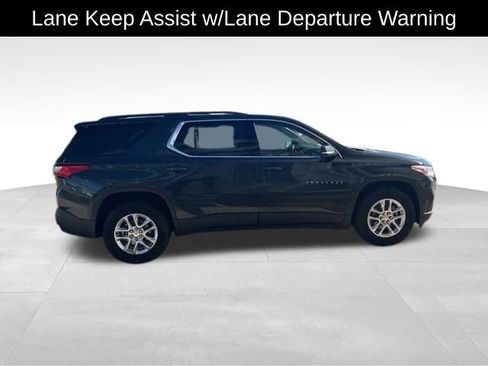 Certified 2020 Chevrolet Traverse LT w/ Driver Confidence II Package image 9