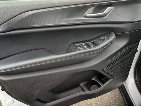 Used 2023 Jeep Grand Cherokee L Laredo image 17