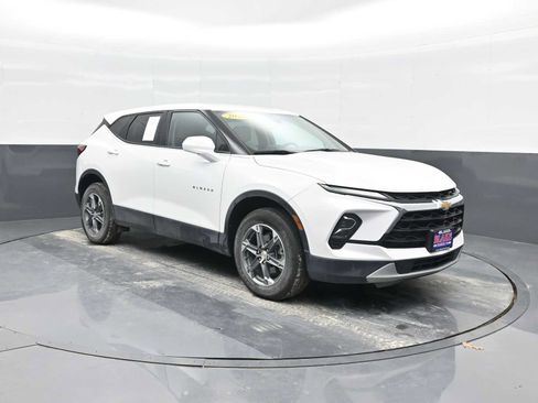 Used 2023 Chevrolet Blazer LT w/ Driver Confidence Package image 6