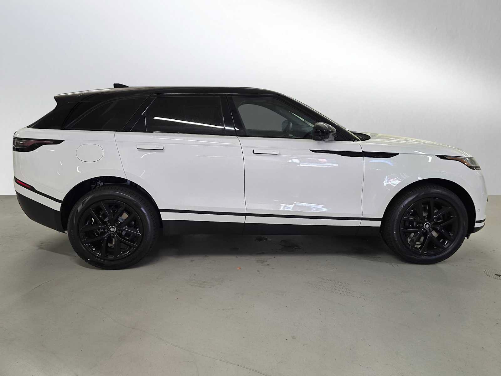 New 2026 Land Rover Range Rover Velar S AWD/4WD image 6