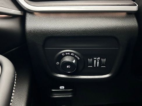 New 2025 Jeep Grand Cherokee L Limited image 14