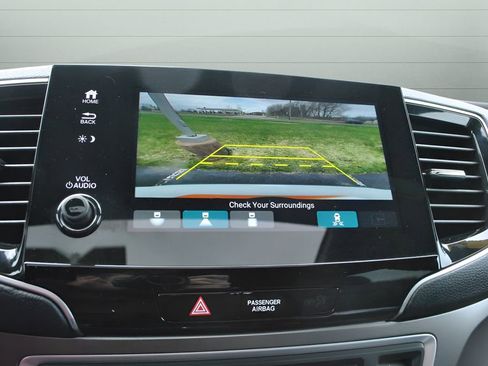 Used 2023 Honda Passport EX-L image 16