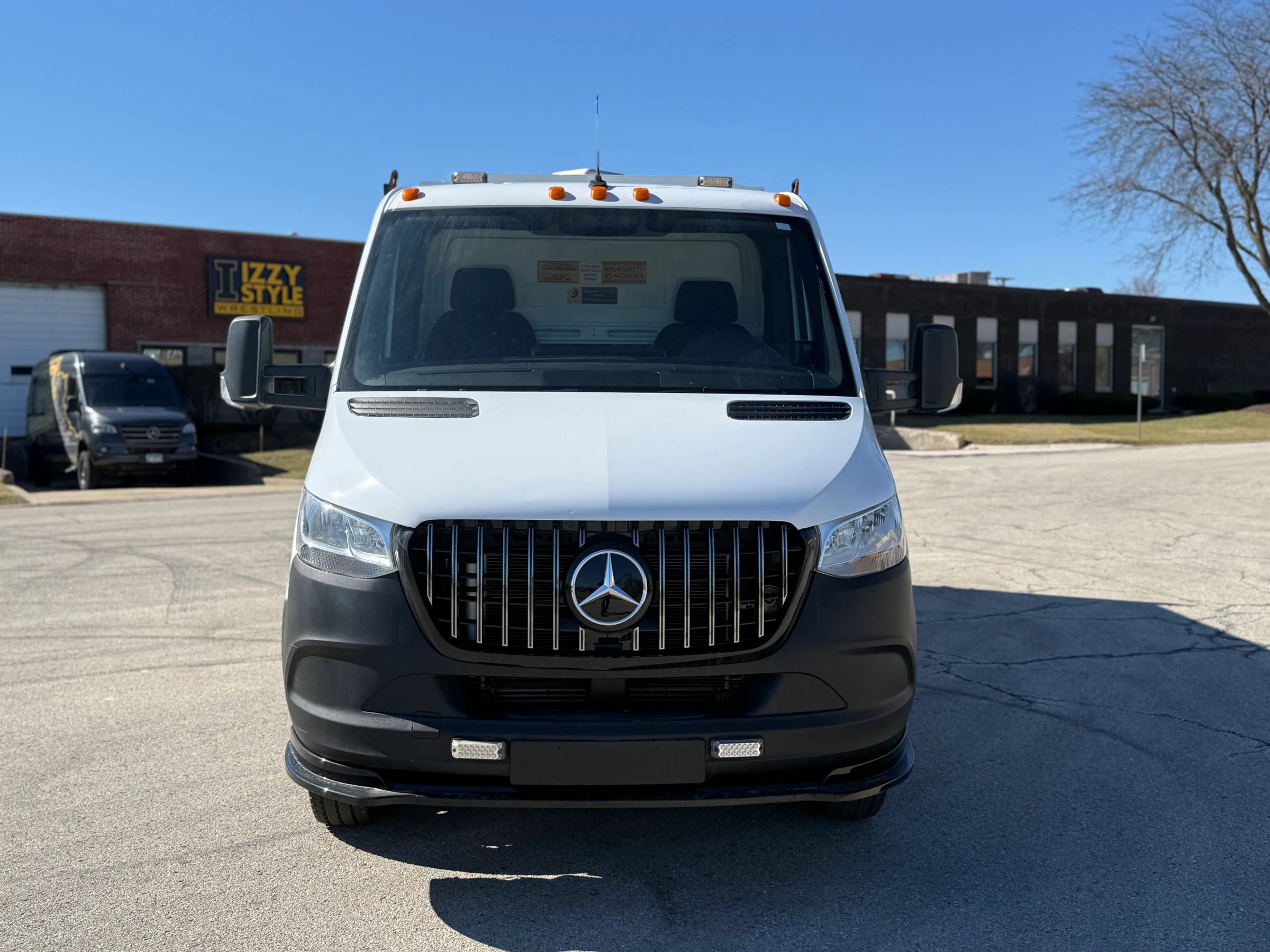 Used 2019 Freightliner Sprinter 3500 w/ Premium Package RWD image 2