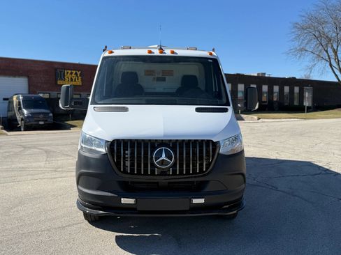 Used 2019 Freightliner Sprinter 3500 w/ Premium Package RWD image 2