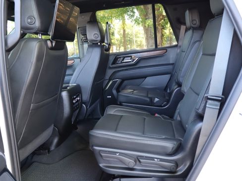 Used 2025 GMC Yukon Denali w/ Denali Reserve Package image 42