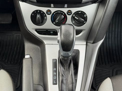 Used 2014 Ford Focus SE w/ SE Sport Package FWD image 26