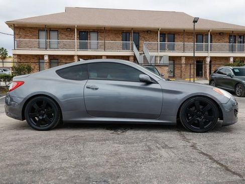 Used 2011 Hyundai Genesis 2.0T image 18