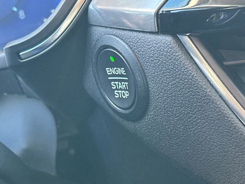 Used 2022 Ford Escape Titanium image 32