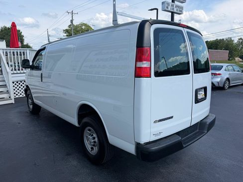 Used 2022 Chevrolet Express 2500 w/ Driver Convenience Package RWD image 5