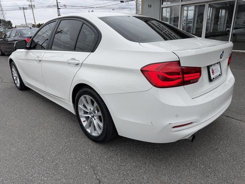 Used 2017 BMW 320i 320i 4dr Sedan w/ Driver Assistance Package image 5
