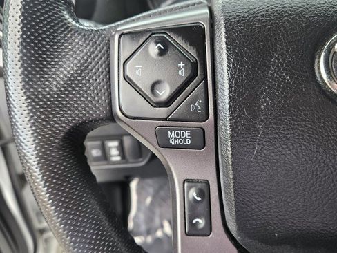 Used 2022 Toyota Tacoma TRD Off-Road image 14