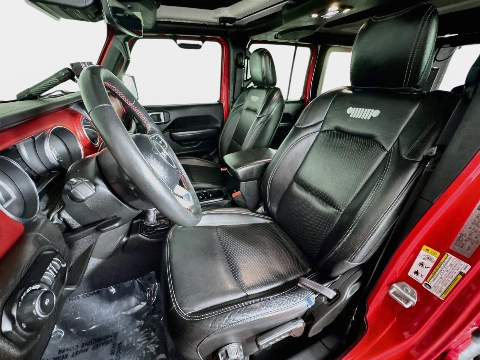 Used 2019 Jeep Wrangler Unlimited Rubicon w/ Dual Top Group AWD/4WD image 12