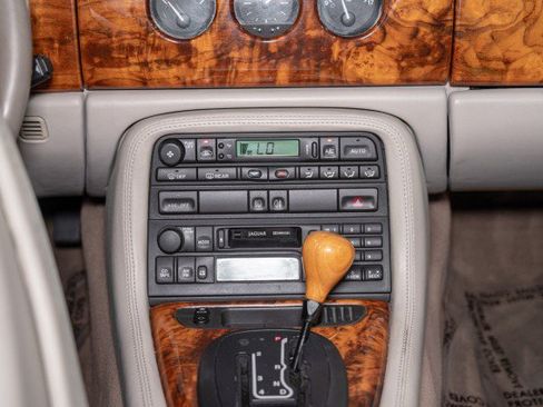 Used 1999 Jaguar XK8 Convertible RWD image 16