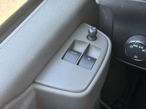 Used 2024 GMC Savana 2500 w/ Driver Convenience Package RWD image 18