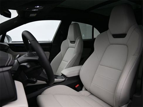 New 2025 Porsche Macan Turbo Electric image 5