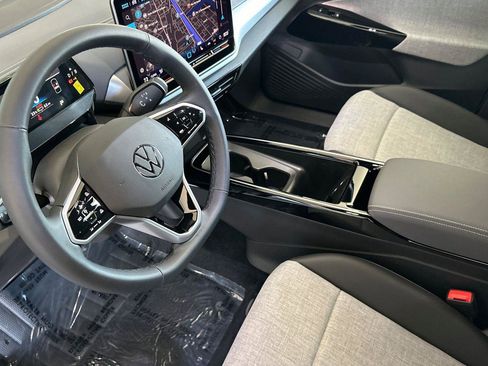 New 2025 Volkswagen ID.4 Pro image 9