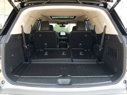 New 2025 Nissan Pathfinder Platinum image 8