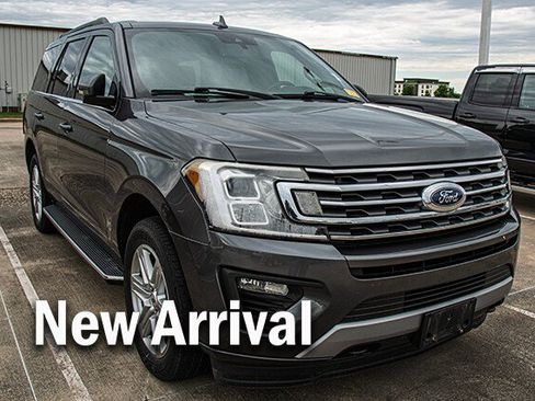 Used 2020 Ford Expedition XLT w/ Equipment Group 202A AWD/4WD image 4