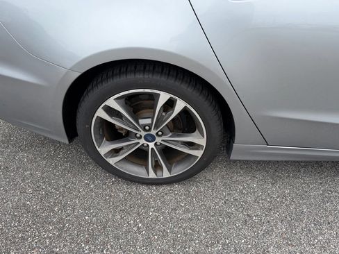 Used 2020 Ford Fusion Titanium AWD/4WD image 5