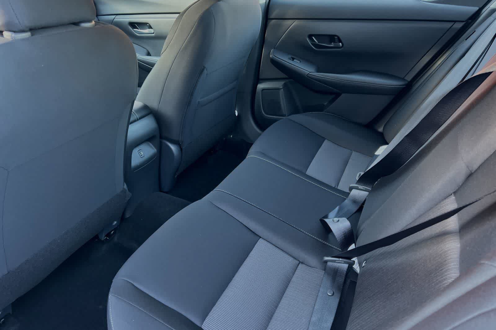 Certified 2025 Nissan Sentra SV FWD image 5