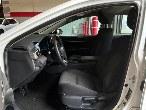 Used 2025 Toyota Camry LE FWD image 10