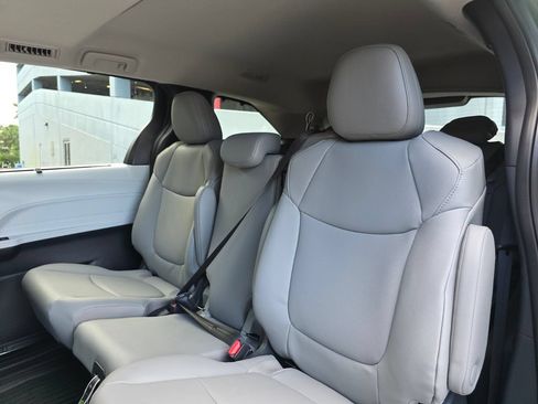 New 2026 Toyota Sienna XLE FWD image 22