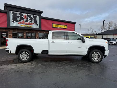 Used 2021 Chevrolet Silverado 2500 High Country AWD/4WD image 9