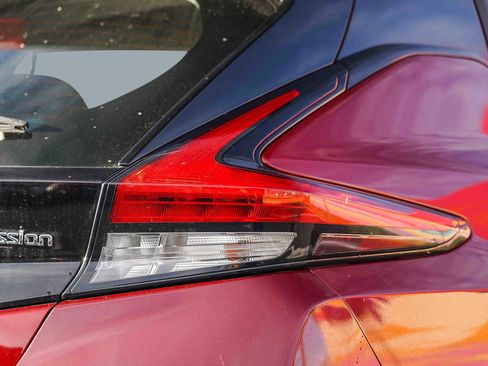 Used 2021 Nissan Leaf SV image 10