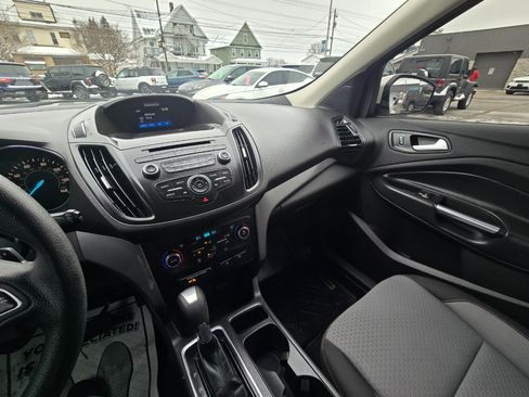 Used 2017 Ford Escape SE image 11