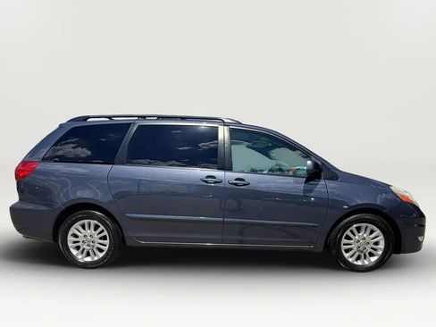 Used 2008 Toyota Sienna XLE FWD image 11