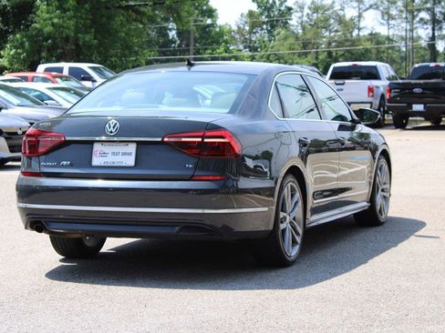 Used 2017 Volkswagen Passat 1.8T R-Line FWD image 8