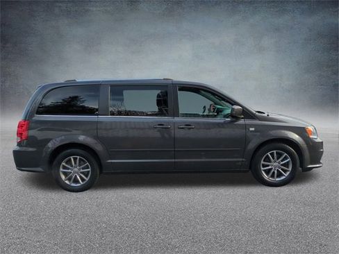 Used 2014 Dodge Grand Caravan SXT image 10