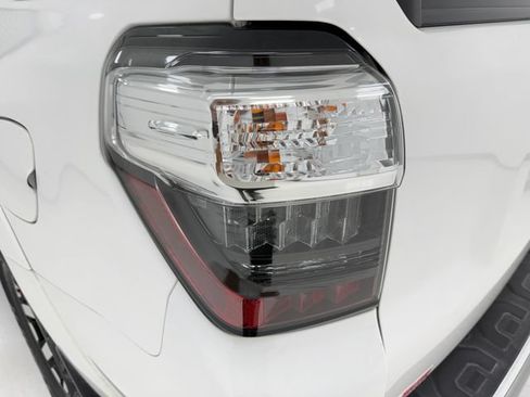 Used 2019 Toyota 4Runner TRD Off-Road AWD/4WD image 36