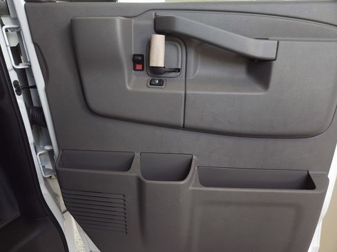 Used 2025 GMC Savana 2500 w/ Driver Convenience Package image 35