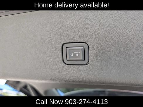 Used 2023 Chevrolet Traverse RS FWD image 51