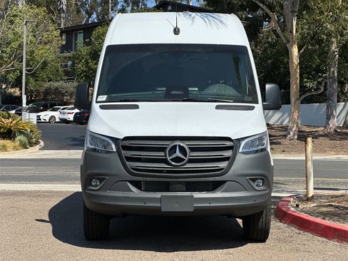 New 2025 Mercedes-Benz Sprinter 2500 image 8