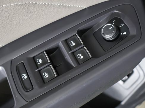 Used 2021 Volkswagen Atlas SE image 35